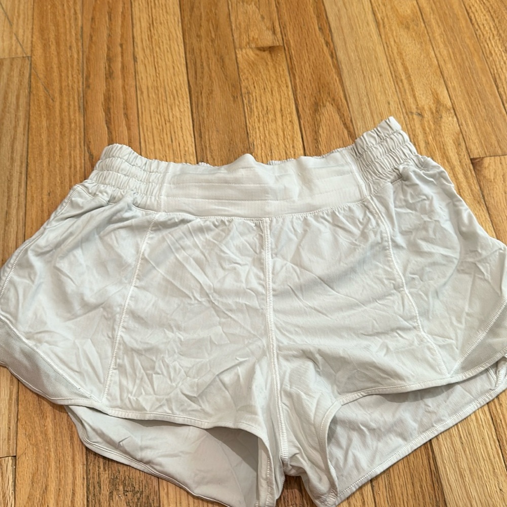 Lululemon hotty hot 2.5inch short